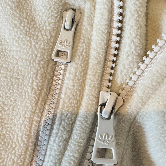 Beyond Yoga Morning Walk Cream Fleece Vest - Picture 7 of 10